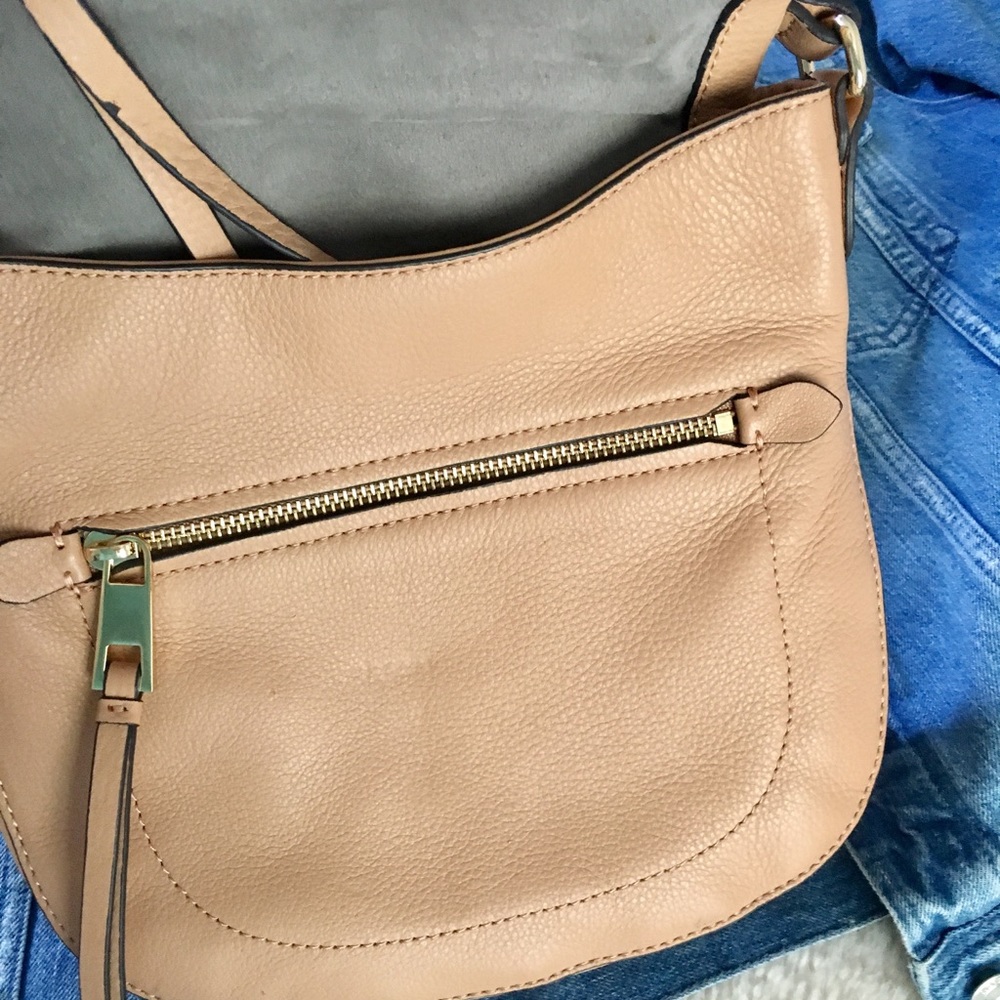 Vince Camuto Leather Saddlebag 💕 - Picture 3 of 4